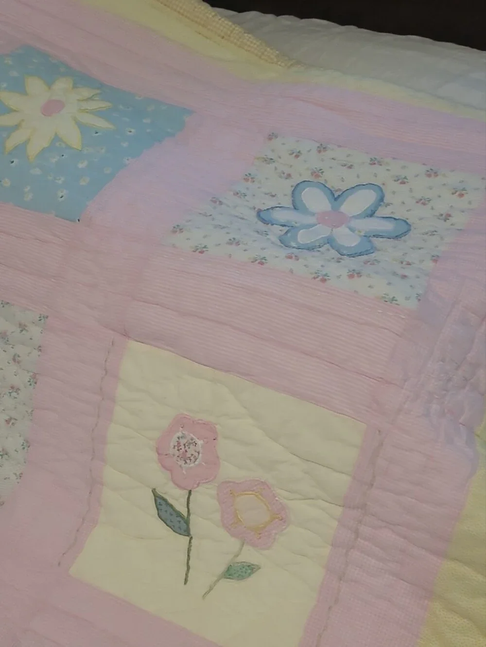 Cutter Quilt Pastel Pink Appliqué Floral Quilt - Soft Patchwork Bedding